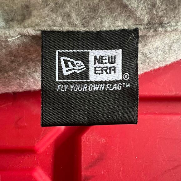 New Era Marvel Spiderman Adult O/S Beanie - Picture 4 of 5